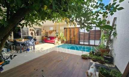 Casa em condominio fechado, 2 dormitorios, com piscina aquecida, area gourmet Repleto de Planejados