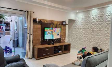 Linda Casa Localizada no Cerejeiras zona Leste Repleta de Planejados 2 dormitorios
