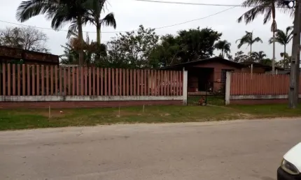 A Casa é uma moradia aconchegante com sala de estar