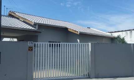 Residência moderna e aconchegante em Bom Retiro, Matinhos-PR