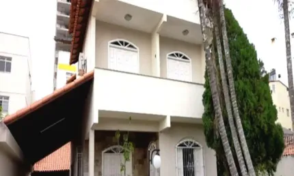 Casa à venda com 5 suítes na praia do morro, guarapari es