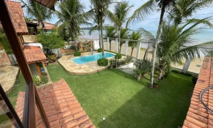 Casa Duplex à venda pé na areia, frente Mar da Praia de Santa Mônica, Guarapari ES.