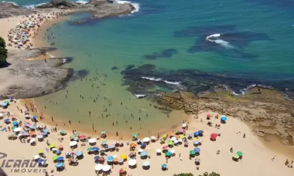 Apartamento frente mar à venda com 4 suítes no Centro de Guarapari-ES