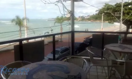 Apartamento amplo composto com 4 quartos no centro de Guarapari com vista para o mar