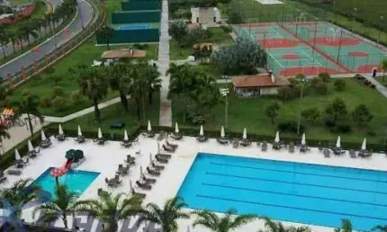 Terrenos à venda em Alphaville Jacuhy, na Serra-ES, com área de lazer completa, estrutura e segurança; próximo ao Aeroporto de Vitória.