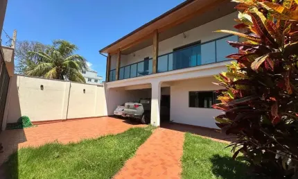 Casa duplex à venda de altíssimo padrão na praia do morro, guarapari es.
