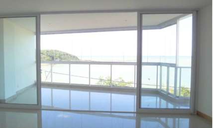 Apartamento de 4 suítes à venda, frente mar da Praia de Bacutia, Enseada Azul, Guarapari - ES.