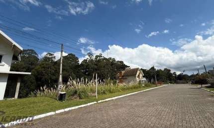 Terreno à venda no Loteamento Residencial Vale das Calinas em Gramados - RS, Alto Padrão na Serra Gaúcha. Área de 978,38m²