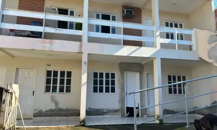 Casa com 6 quartos à venda em Meaípe, Guarapari  por R$ 700.000