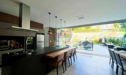 Casa estilo neoclássico linda a venda no Reserva da Serra Jundiaí