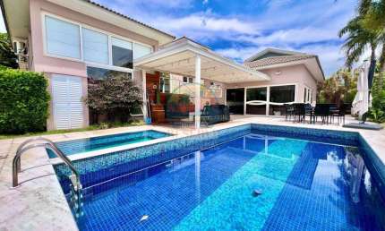 Linda casa com terreno de 1312m²   à  venda no Reserva da Serra