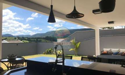 Casa recém construída a venda no condomínio Reserva da Serra Jundiaí