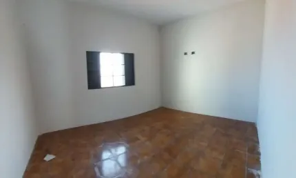 Casa em Tatuí, Rosa Garcia II (2 quartos, garagem, quintal)