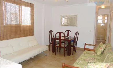 Raia de pitangueiras, 150 metros da praia, local nobre, garagem no prédio, churrasqueira.