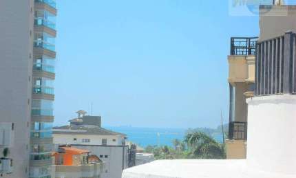 Enseada - Cobertura com piscina e churrasqueira em região nobre da Enseada.