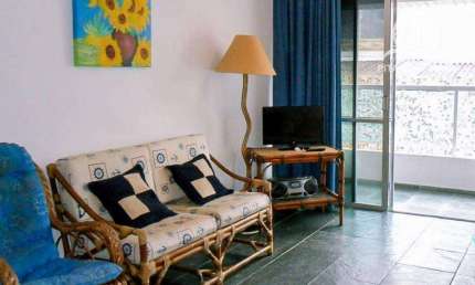 Enseada - Apartamento à 100 metros da praia - Região do Fórum.