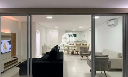 Casa alto padrão em condomínio fechado próximo à Praia na Enseada