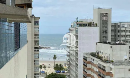 Apartamento 2 dormitórios sendo 1 suíte, no Centro do Guarujá, 1 quadra da praia.
