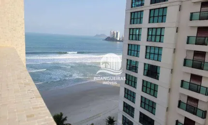 Apartamento de 2 dormitórios sendo 2 suites com vista do mar na Praia das Pitangueiras.