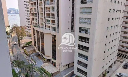 Apartamento amplo com 3 dormitórios 100 metros da Praias das Pitangueiras e da Praia da Enseada com 2 vagas de garagens.