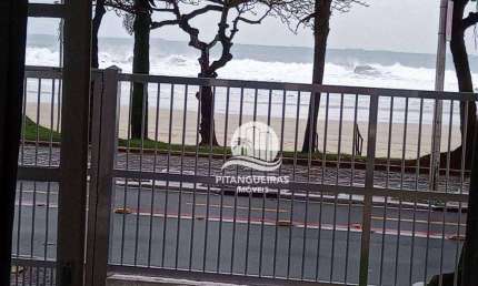 Apartamento de 3 quartos frente ao Mar na Praia das Pitangueiras.