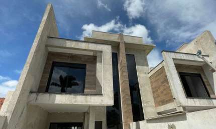 Casa com 4 quartos à venda na Rua Doutor Júlio Farah, 77, Uberaba, Curitiba
