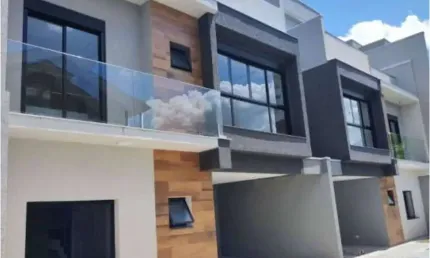 Lindo triplex em Condomínio 03 quartos pronto para morar