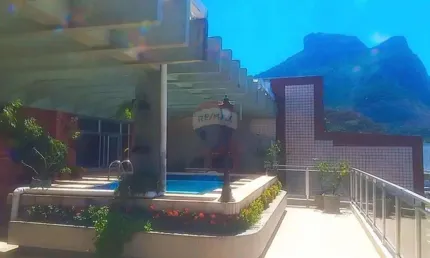 Ótima Cobertura à Venda no Jardim Oceânico com vista da Pedra da Gávea.