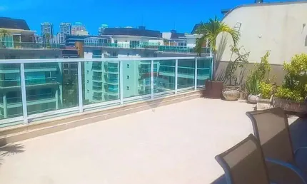 'Ótima Cobertura Duplex à Venda no Condomínio Le Parc na Barra da Tijuca.