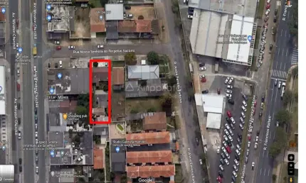 Terreno à venda na Rua Nossa Senhora do Perpétuo Socorro, 45, Capão Raso, Curitiba por R$ 850.000