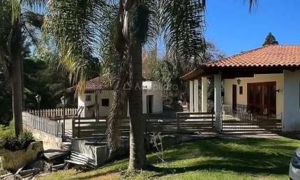 Chácara / sítio com 3 quartos para alugar na Jovita Ribeiro Teixeira, 1130, Zona Rural, Campina Grande do Sul por R$ 6.500