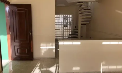 Casa para venda em Centro de 250.00m² com 4 Quartos, 1 Suite e 6 Garagens