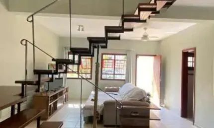 Sobrado para venda em Jardim Regente de 220.00m² com 3 Quartos, 1 Suite e 2 Garagens