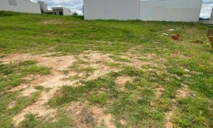 Terreno para venda em Residencial London Park de 300.00m²