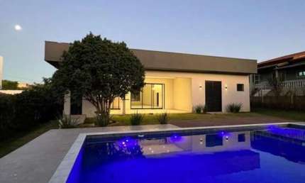 Casa para venda em Terras De Itaici de 316.00m² com 3 Quartos, 3 Suites e 4 Garagens
