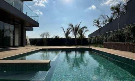 Casa de Condomínio para venda em Reserva Petrus de 640.00m² com 4 Quartos, 4 Suites e 6 Garagens