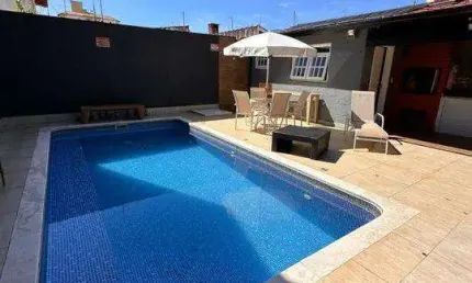 Casa para venda em Jardim Rossignatti de 233.00m² com 3 Quartos, 1 Suite e 2 Garagens