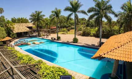 Fazenda / Sítio para venda em Chácaras Videiras De Itaici de 42000.00m² com 15 Quartos, 5 Suites e 25 Garagens
