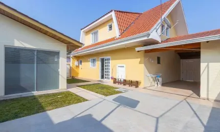 Casa com Ático à venda no Cajuru – 4 Dormitórios (1 Suíte com Closet), Área gourmet, 183 m², 5 Vagas – Valor Promocional de R$ 850 mil  por R$ 790 mil
