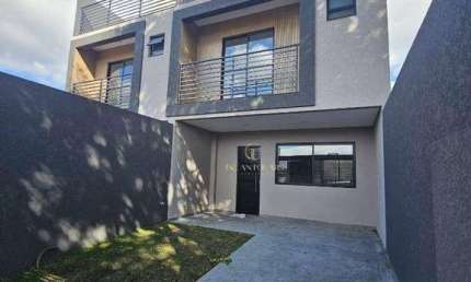 Sobrado Tríplex à Venda no Pinheirinho, 110m² de Área Interna, Frente para a Rua, 3 Dormitórios (1 Suíte com Closet)+Terraço por R$ 660.000,00