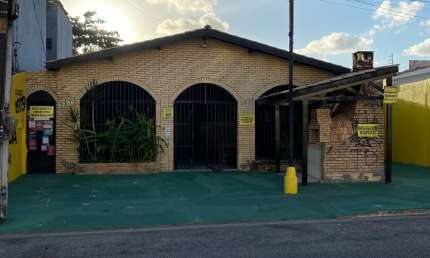 Vende  imóvel  com restaurante montado porteira fechada