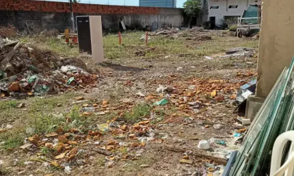 Vende excelente terreno  esquina e localização perfeita.