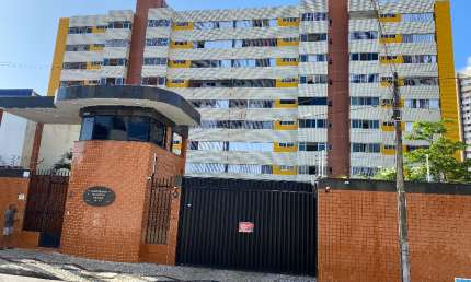 Vende  excelente apartamento em frente à igreja de fatima