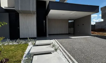 Belíssima Casa Térrea no Condomínio Santa Mônica III – Mogi Guaçu/SP