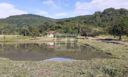 Sítio com casa de 3 dormitórios, 120m²- Linha café- Três coroas/RS