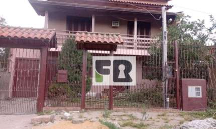 Magnifica Casa/Sobrado, (SEMI-MOBILIADA) c/ 3 Dormitórios , Sendo 1 Suíte, Garagem Fechada e Coberta, Piscina, muito bem localizado,  Alvorada RS