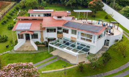 Casa no condomínio Condominio Jardim das Palmeiras para venda com 5 quartos, sendo 5 suítes, 680m²