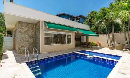 Casa no condomínio Condomínio Villaggio di Verona para venda com 3 quartos, sendo 3 suítes, 235m²
