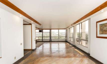 Apartamento tipo para venda com 3 quartos, sendo 1 suíte, 217m²