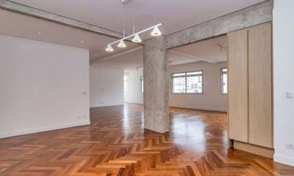 Apartamento tipo para venda com 3 quartos, sendo 1 suíte, 230m²